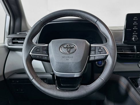 Used 2021 Toyota Sienna XSE image 18