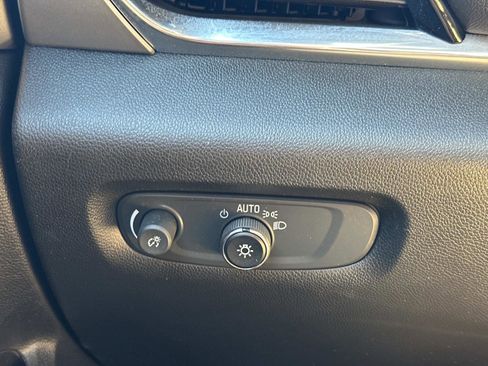 Certified 2023 Chevrolet Traverse LT FWD image 26