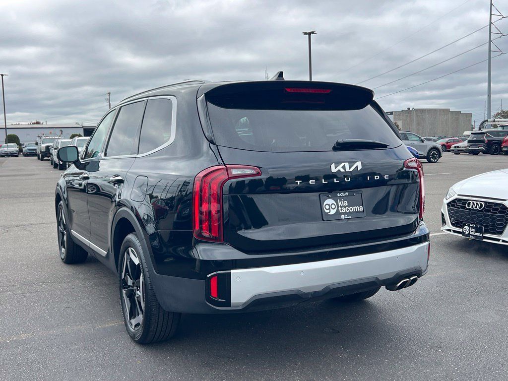 Certified 2025 Kia Telluride S FWD image 11