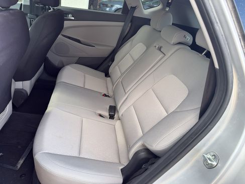 Used 2017 Hyundai Tucson SE image 11