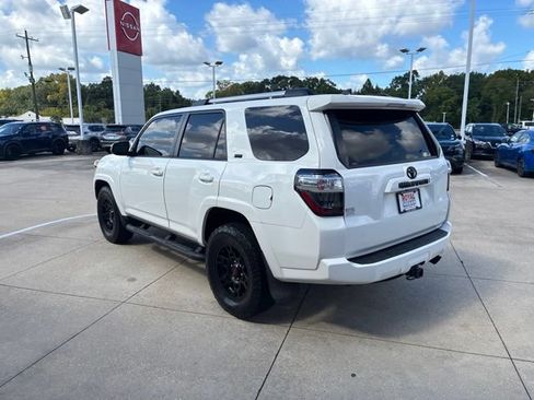 Used 2021 Toyota 4Runner SR5 Premium w/ Moonroof Package RWD image 5