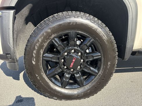 New 2026 GMC Sierra 2500 AT4 image 19