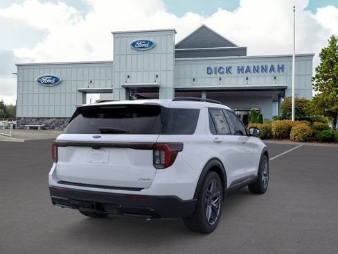 New 2026 Ford Explorer ST-Line w/ ST-Line Street Pack AWD/4WD image 9