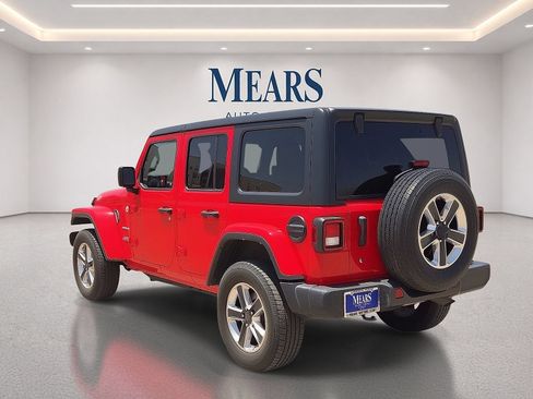 Used 2020 Jeep Wrangler Unlimited Sahara AWD/4WD image 3