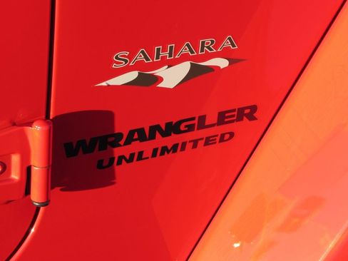 Used 2016 Jeep Wrangler Unlimited Sahara w/ Max Tow Package image 12