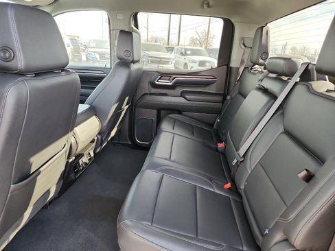 Used 2024 GMC Sierra 1500 SLT image 9