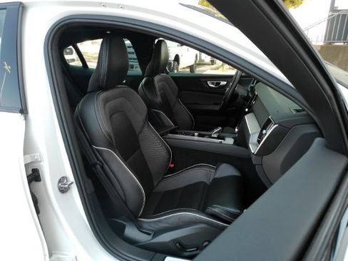 Used 2024 Volvo S60 B5 Plus w/ Climate Package FWD image 24