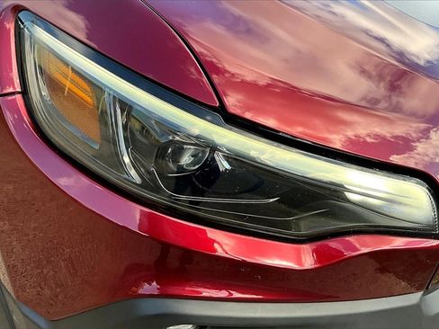 Used 2019 Jeep Cherokee Trailhawk image 28