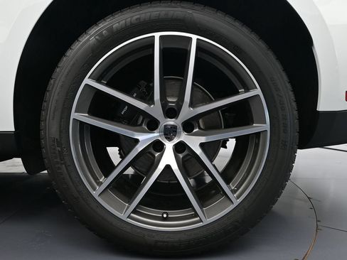 Certified 2026 Porsche Macan AWD/4WD image 26