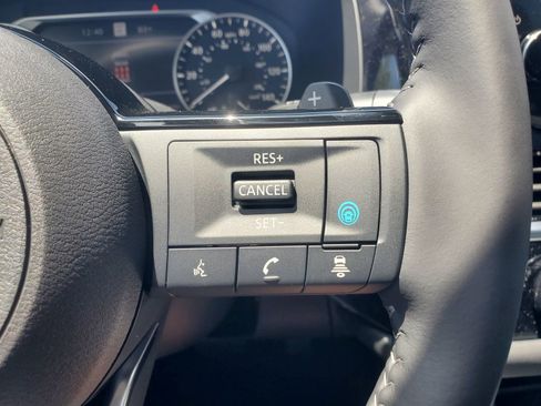 New 2025 Nissan Pathfinder SL w/ Black Appearance Package image 29