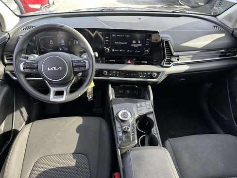 Used 2023 Kia Sportage LX image 14