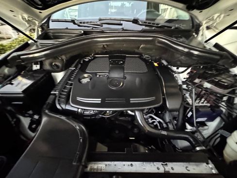 Used 2015 Mercedes-Benz ML 350 4MATIC w/ Premium 1 Package image 34