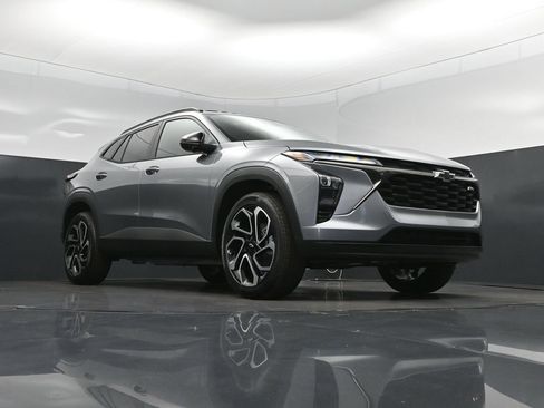 New 2026 Chevrolet Trax RS w/ Sunroof Package FWD image 43