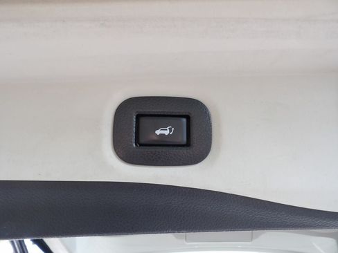 Used 2019 Nissan Rogue SV w/ Sun & Sound Touring Package AWD/4WD image 15