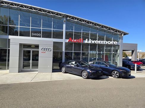 Used 2025 Audi Q6 e-tron Premium Plus w/ Premium Plus image 40