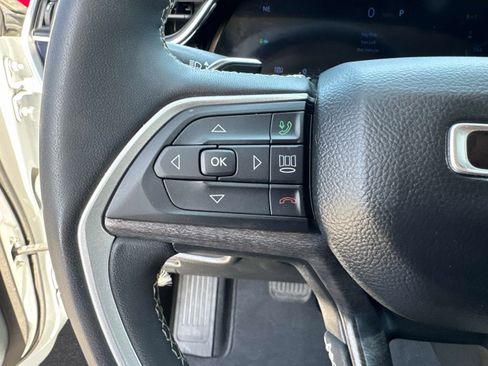 Used 2023 Jeep Grand Cherokee image 32