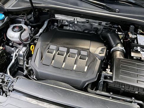 Used 2024 Audi Q3 2.0T Premium Plus w/ Premium Plus Package image 31