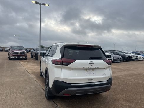 Certified 2023 Nissan Rogue SL w/ SL Premium Package image 18