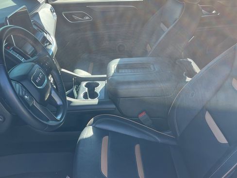 Used 2023 GMC Yukon AT4 image 9