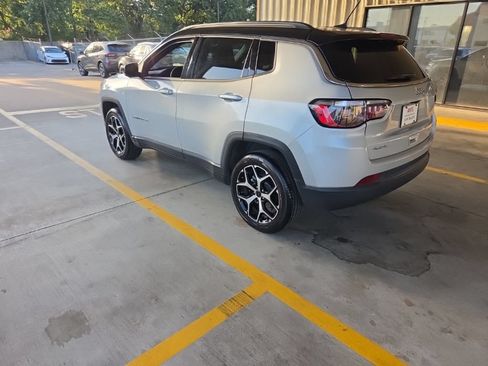 Used 2025 Jeep Compass Limited AWD/4WD image 8
