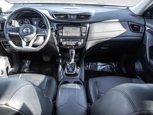 Used 2020 Nissan Rogue SL w/ Premium Package image 19