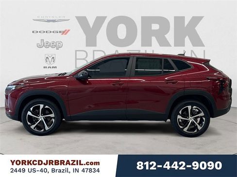 Used 2024 Chevrolet Trax RS w/ Driver Confidence Package image 2