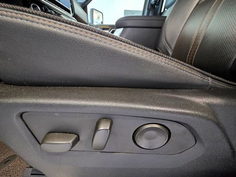 Used 2024 Chevrolet Silverado 2500 High Country w/ High Country Premium Package AWD/4WD image 23