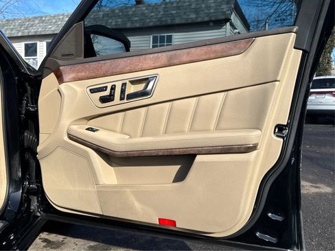 Used 2012 Mercedes-Benz E 350 4MATIC Sedan image 20