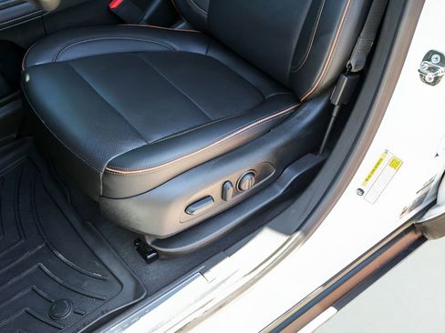 Used 2023 GMC Acadia AT4 w/ Technology Package AWD/4WD image 11