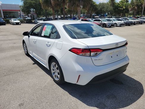 Used 2026 Toyota Corolla LE FWD image 4