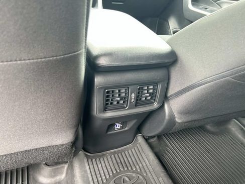 Used 2022 Toyota RAV4 LE FWD image 16