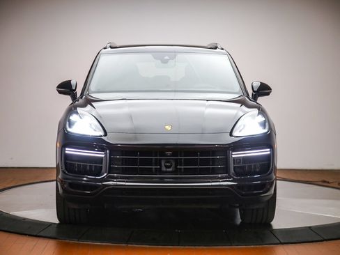 Certified 2020 Porsche Cayenne Turbo AWD/4WD image 10