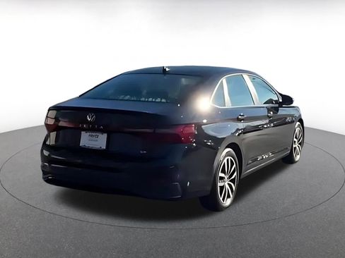 Used 2025 Volkswagen Jetta SE image 14