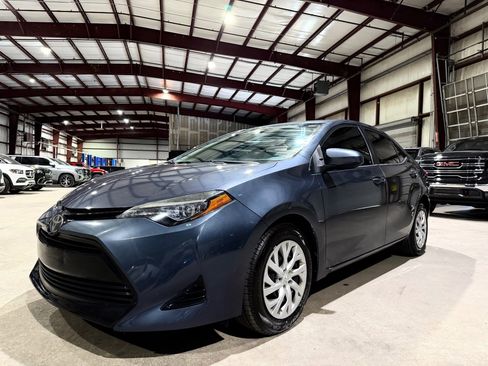Used 2017 Toyota Corolla LE FWD image 9