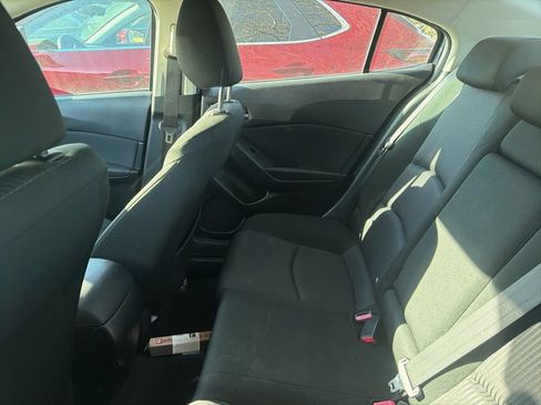 Used 2015 MAZDA MAZDA3 i Touring image 10