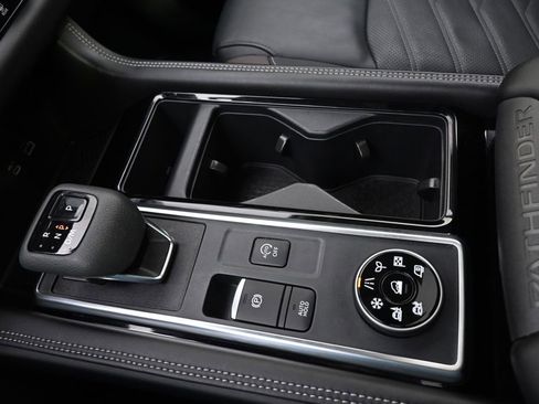 Used 2023 Nissan Pathfinder Platinum image 34