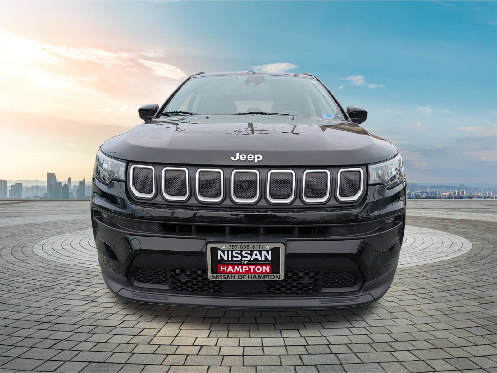 Used 2022 Jeep Compass Latitude w/ Sun and Sound Group AWD/4WD image 10