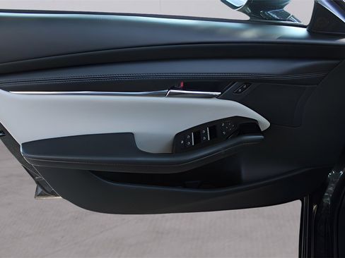 Used 2024 MAZDA MAZDA3 s image 10