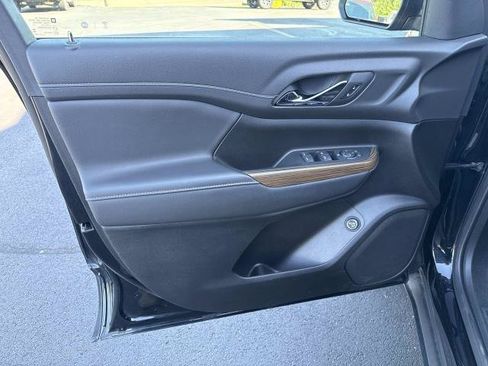 Used 2023 GMC Acadia SLE w/ Driver Convenience Package AWD/4WD image 5