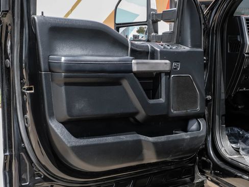Used 2020 Ford F250 Platinum w/ FX4 Off-Road Package AWD/4WD image 38