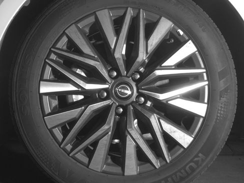 Used 2025 Nissan Altima 2.5 SV image 12