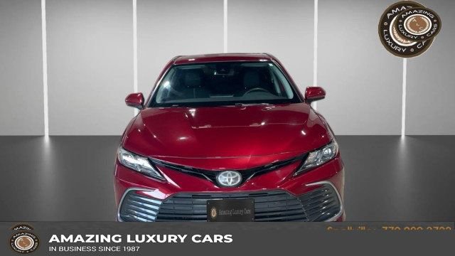 Used 2021 Toyota Camry LE FWD image 1
