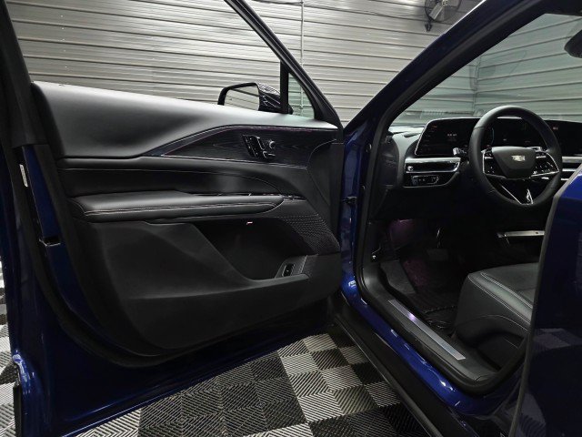Used 2024 Cadillac Lyriq Sport AWD/4WD image 36