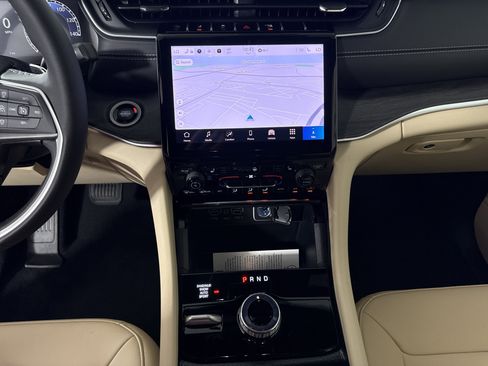 New 2025 Jeep Grand Cherokee L Limited w/ Black Appearance Package image 25