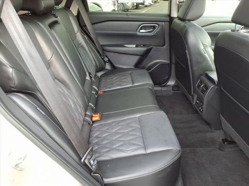 Certified 2026 Nissan Rogue Platinum w/ Tech Package image 17