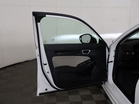 Used 2022 Honda Civic EX image 19