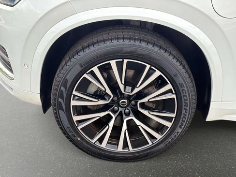Certified 2025 Volvo XC90 T8 Plus w/ Protection Package Premier AWD/4WD image 10