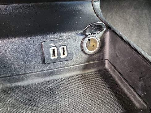 Used 2020 Ford Fusion SE FWD image 20