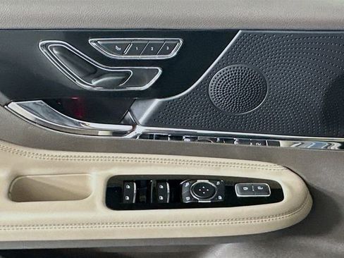 Used 2023 Lincoln Corsair AWD w/ Equipment Group 101A image 19