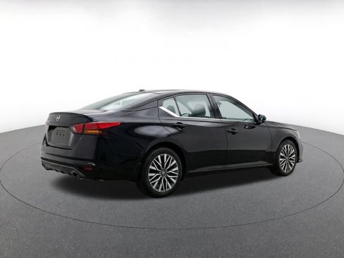 Used 2026 Nissan Altima 2.5 SV FWD image 9